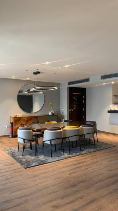 Silver Palm Compound Apartment