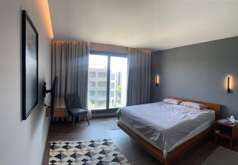 Apartment Silver Palm Compound