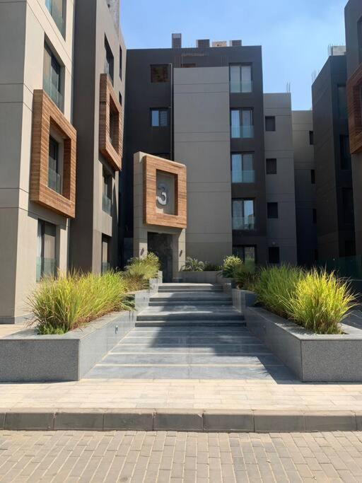 Silver Palm Compound Apartment